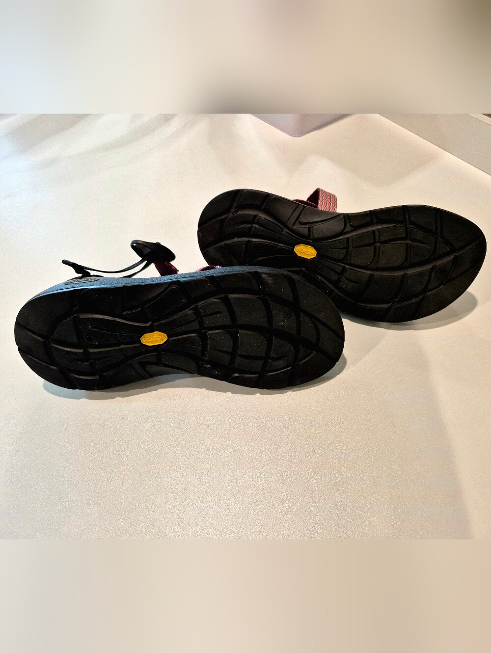 Chaco Z2 Women's Strappy Sandal in Pink and Black Hiking Walking - Picture 4 of 4